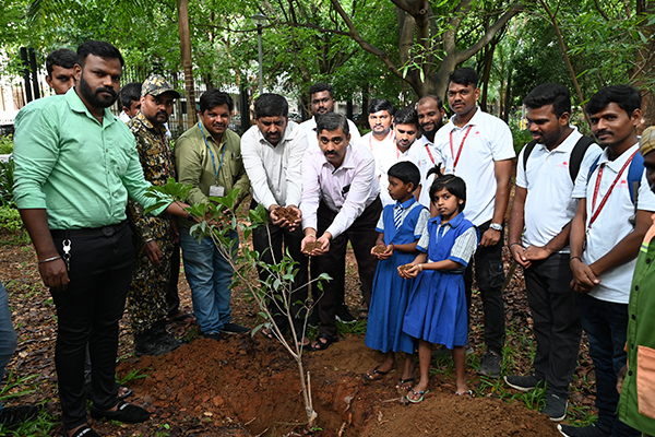 parisara dr mahantesh sapling plantation