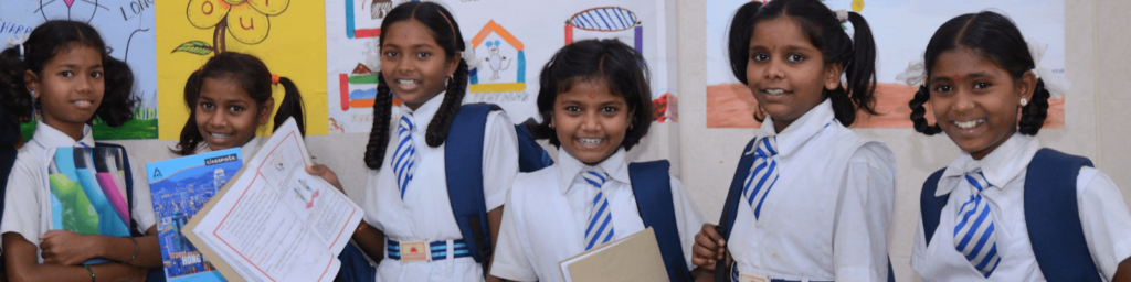 Samarthanam school children in an arts class