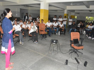 Volunteers from Loreal