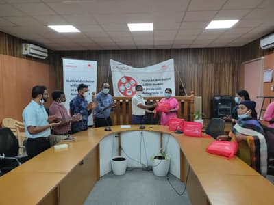 Samarthanam-trust-kit-distrubution-chikkballapur-thumbnail