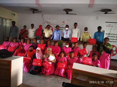 Distribution of health and hygiene kits to 1430 ASHA workers across Karnataka is an initiative of Samarthanam Trust for the Disabled