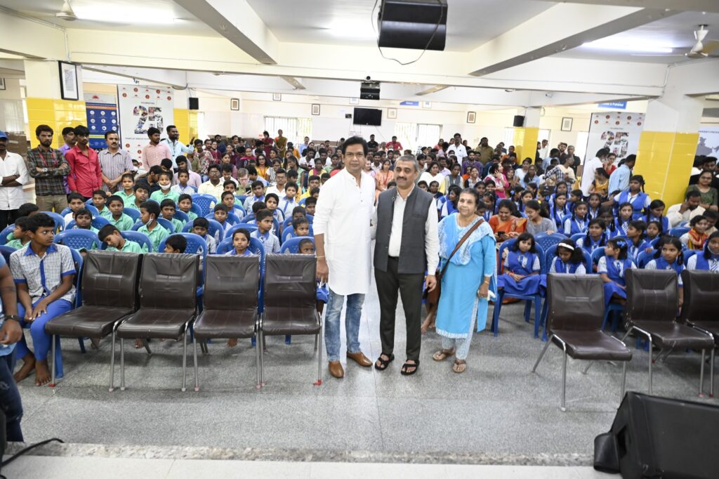 Vijay Prakash visit to Samarthanam on 31st July 2022-1