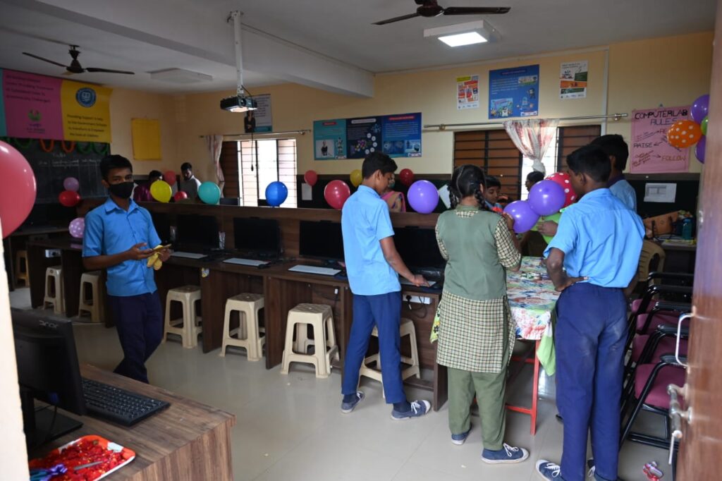 United Way Bengaluru - in partnership with Samarthanam Trust, is making an impact on children's education through a tinkering lab at Karnataka Public School-1