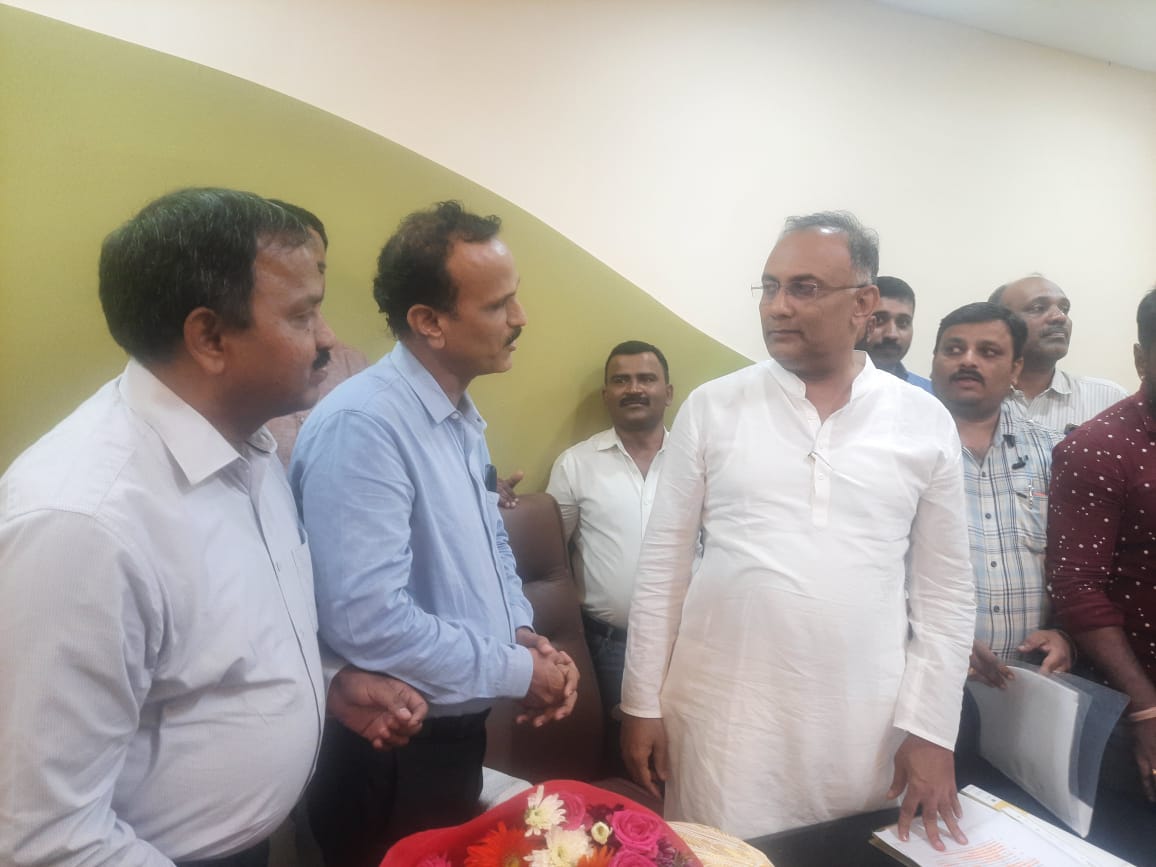 Shri Dinesh Gundu Rao, Minister for Health and Family Welfare felicitated at Samarthanam-2