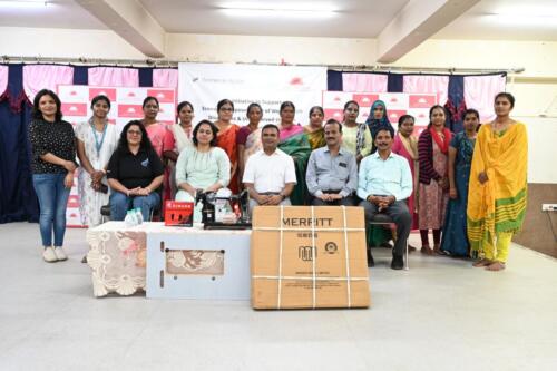 Dell women in partnership with Samarthanam distributes Sewing Machine-1