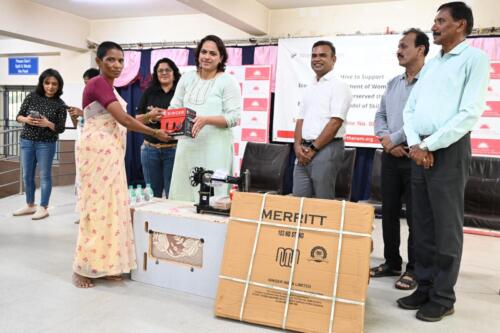 Dell women in partnership with Samarthanam distributes Sewing Machine-3