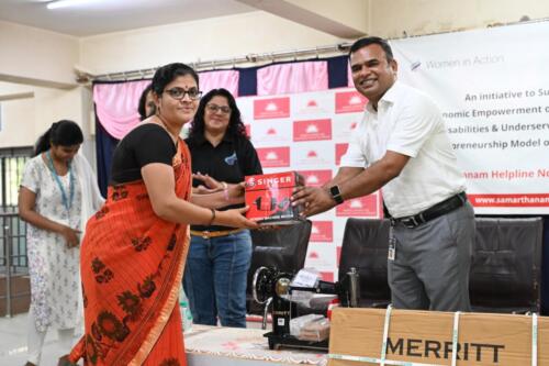 Dell women in partnership with Samarthanam distributes Sewing Machine-6