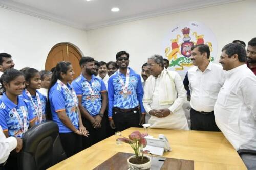 IBSA players received a special honour from Karnataka Chief Minister Siddaramaiah-1