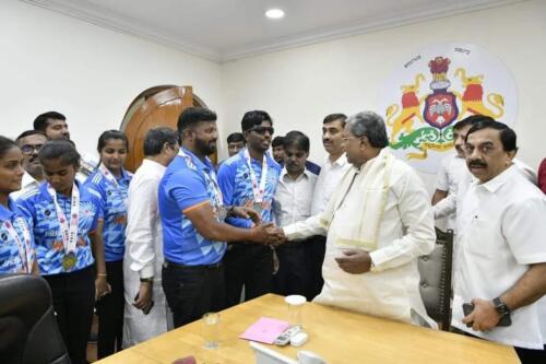 IBSA players received a special honour from Karnataka Chief Minister Siddaramaiah-3