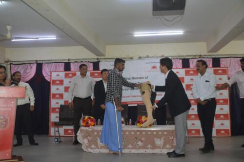 Mr. Kengo Ogawa from Komatsu India Private Limited distributed assistive devices to people with disabilities-7
