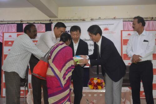 Mr. Kengo Ogawa from Komatsu India Private Limited distributed assistive devices to people with disabilities-8