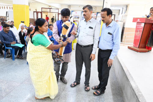 Samarthanam Trust, in partnership with ABB, distributed assistive aids to people with disabilities in Bangalore-4