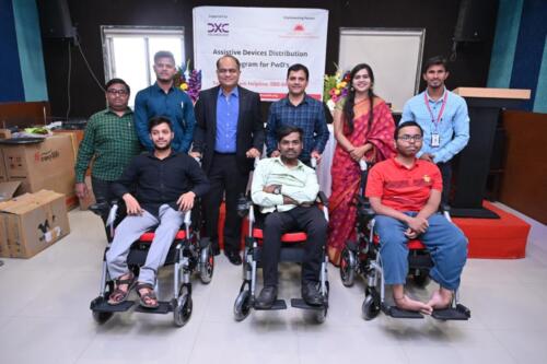 Samarthanam Trust, in partnership with DXC Technology, distributed Assistive Devices for People with Disabilities in Pune-1