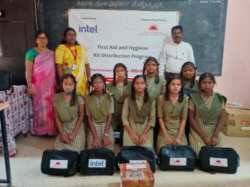 Samarthanam Trust, in partnership with Intel, distributed First Aid Kits and Menstrual Hygiene Kits (MHM) to the adolescent girl students-3