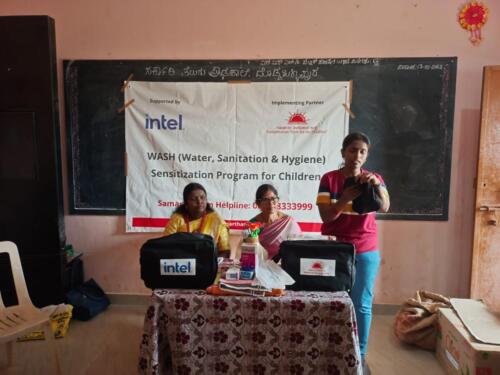 Samarthanam Trust, in partnership with Intel, distributed First Aid Kits and Menstrual Hygiene Kits (MHM) to the adolescent girl students-4