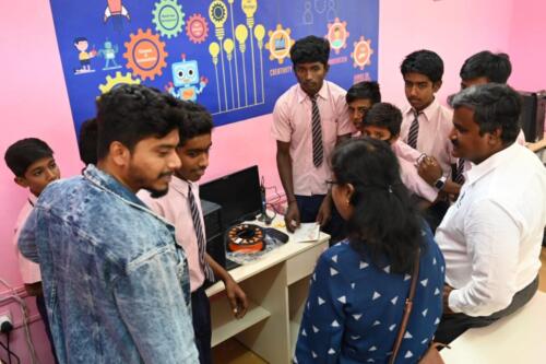Samarthanam Trust in partnership with United Way Bengaluru, implemented an Innovation and Tinkering Lab at Morarji Desai Residential School, Chakkere-8