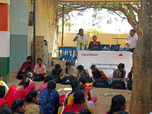 Samarthanam along with ExxonMobil helps Hukikunte Government School in Doddabalapur-3