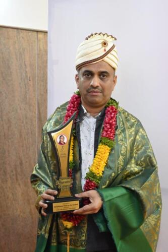 Sevaa Dharmik Award 2022 award given to mahantesh-1