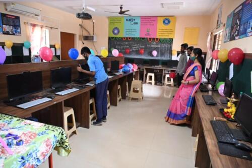 United Way Bengaluru - in partnership with Samarthanam Trust, is making an impact on children's education through a tinkering lab at Karnataka Public School-4